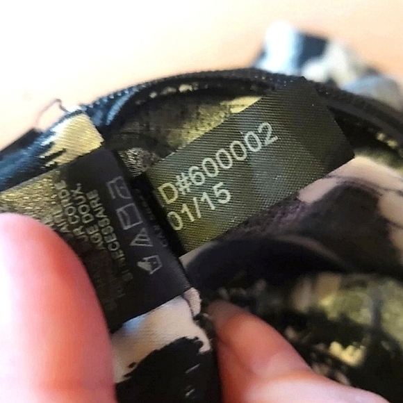 Express XS Maxi Skirt Thigh High Slit Black Tribal - Picture 10 of 10